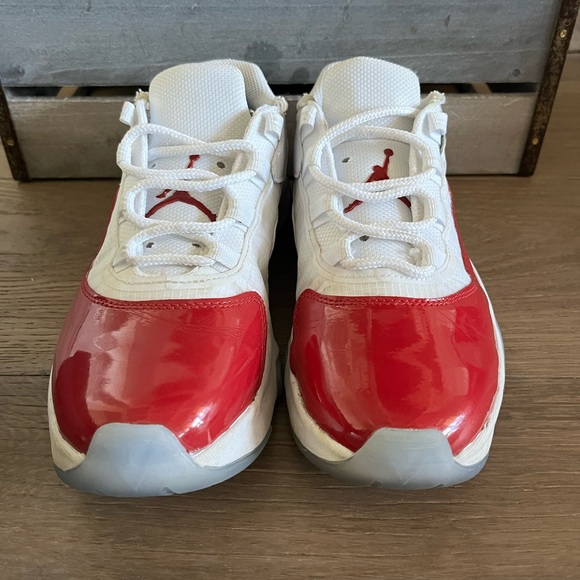 Air Jordan 11 CMFT low (GS) red and white in a size 5.5Y - Picture 4 of 4